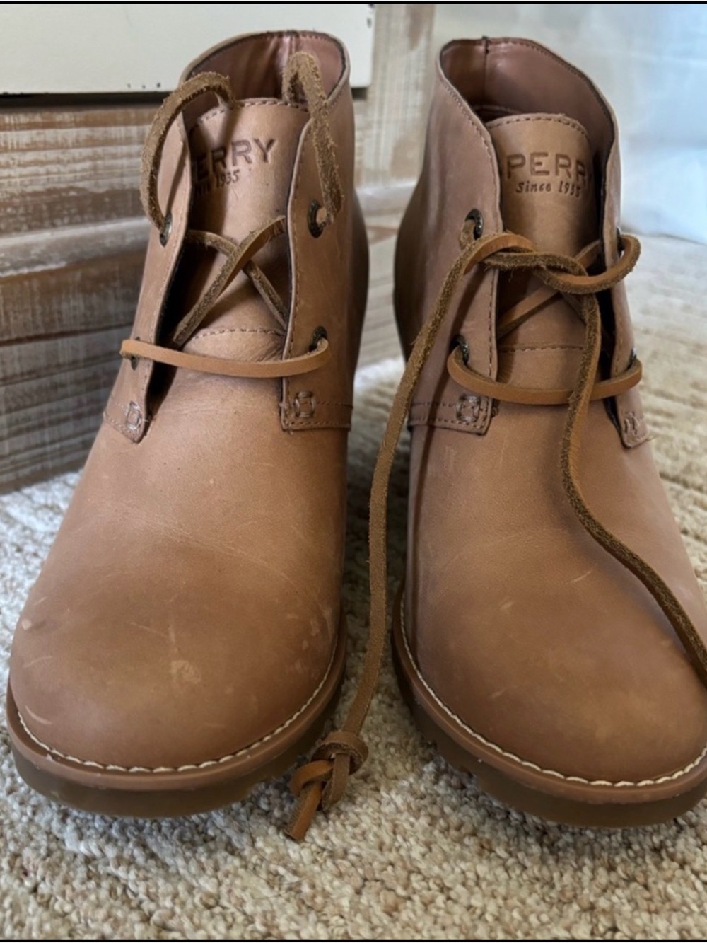 LIKE NEW SPERRY leather wedge bootie size 8